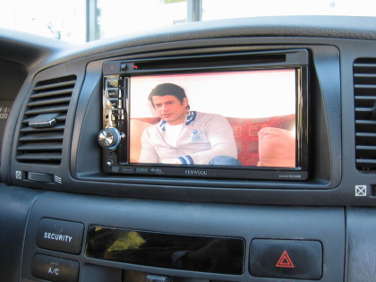 Εγκατάσταση οθόνης 2Din Kenwood σε Toyota Corolla