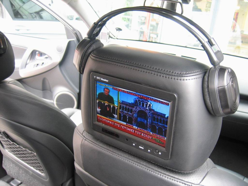 Εγκατάσταση οθόνης 2Din Kenwood σε Toyota Rav-4.
