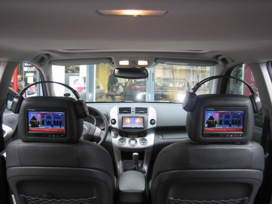 Εγκατάσταση οθόνης 2Din Kenwood σε Toyota Rav-4.