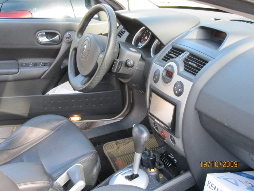 Εγκατάσταση οθόνης 2Din Kenwood σε Renault Megane