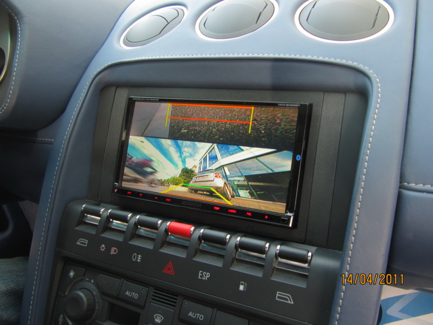 Εγκατάσταση 2Din Kenwood οθόνης,Rear Camera & Ηχητική αναβάθμιση σε Lamborghini Gallardo 