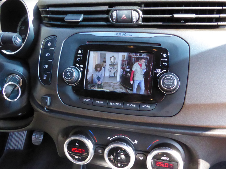 Εγκατάσταση TV Tuner, Mirrolink και Wi-Fi σε Alfa Romeo Giulietta