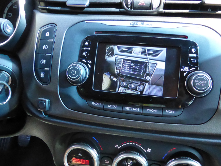 Εγκατάσταση TV Tuner, Mirrolink και Wi-Fi σε Alfa Romeo Giulietta