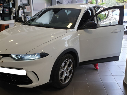 Εγκατάσταση αισθητήρων παρκαρίσματος- κάμερας οπισθοπορείας και εμπροσθοπορείας σε Alfa Romeo Tonale