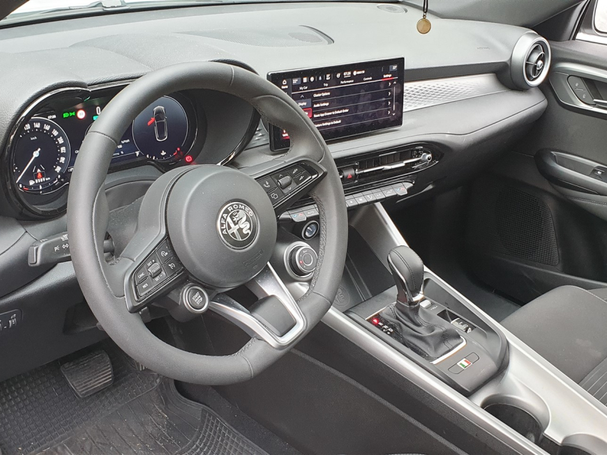 Εγκατάσταση αισθητήρων παρκαρίσματος- κάμερας οπισθοπορείας και εμπροσθοπορείας σε Alfa Romeo Tonale