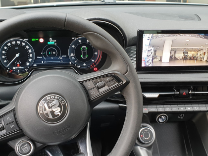 Εγκατάσταση αισθητήρων παρκαρίσματος- κάμερας οπισθοπορείας και εμπροσθοπορείας σε Alfa Romeo Tonale