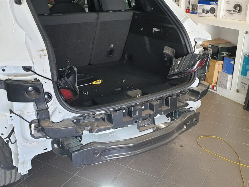 Εγκατάσταση αισθητήρων παρκαρίσματος- κάμερας οπισθοπορείας και εμπροσθοπορείας σε Alfa Romeo Tonale