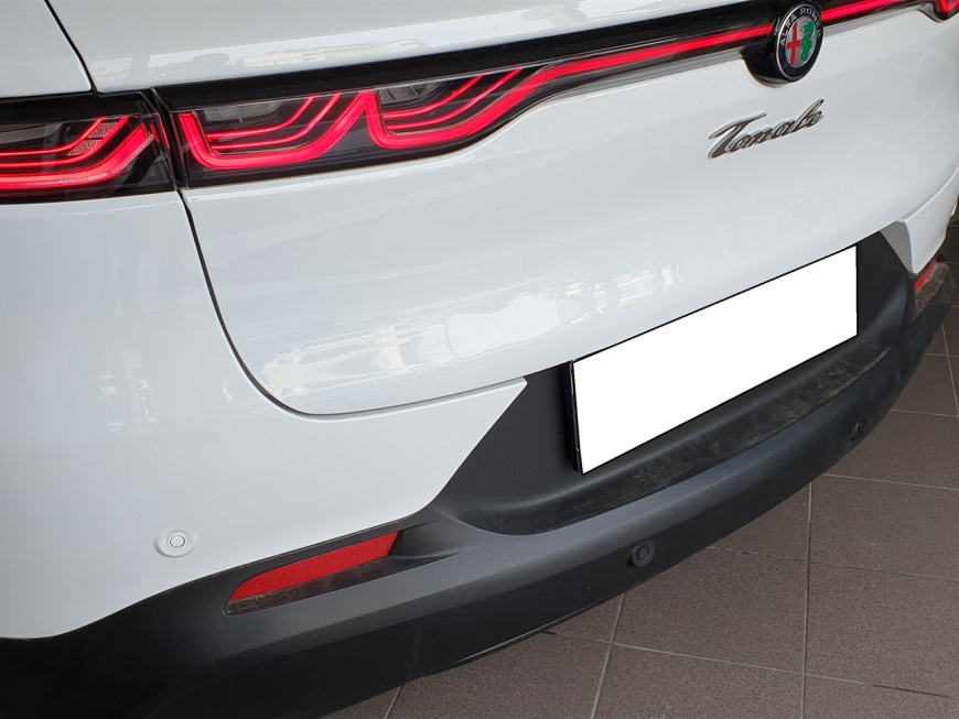 Εγκατάσταση αισθητήρων παρκαρίσματος- κάμερας οπισθοπορείας και εμπροσθοπορείας σε Alfa Romeo Tonale