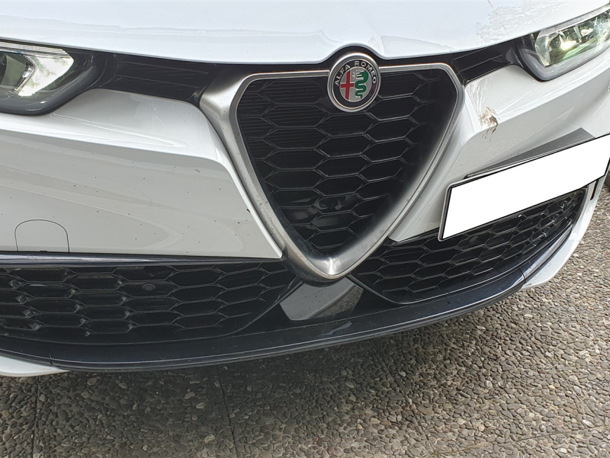 Εγκατάσταση αισθητήρων παρκαρίσματος- κάμερας οπισθοπορείας και εμπροσθοπορείας σε Alfa Romeo Tonale