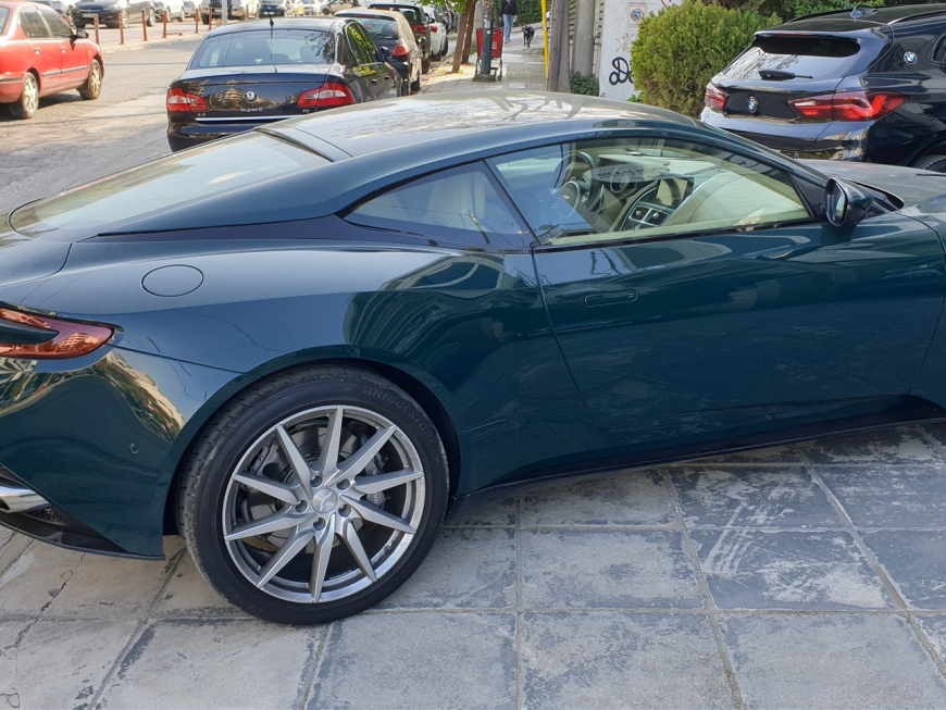 Εγκατάσταση Apple Car Play/Android Auto σε Aston Martin BD11