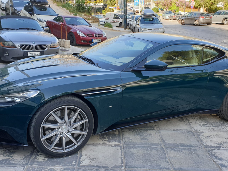 Εγκατάσταση Apple Car Play/Android Auto σε Aston Martin BD11