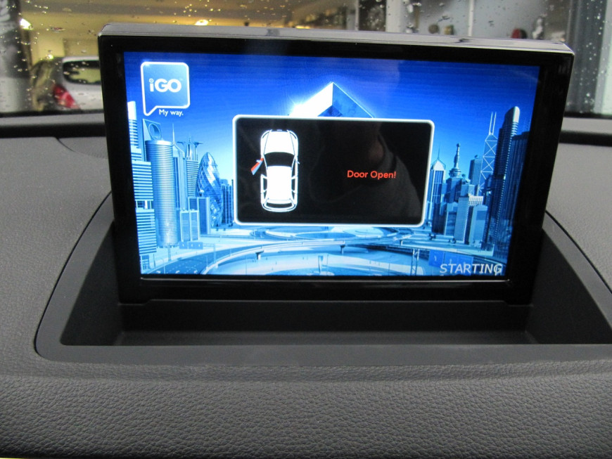 Εγκατάσταση οθόνης Digital IQ σε Audi Q3