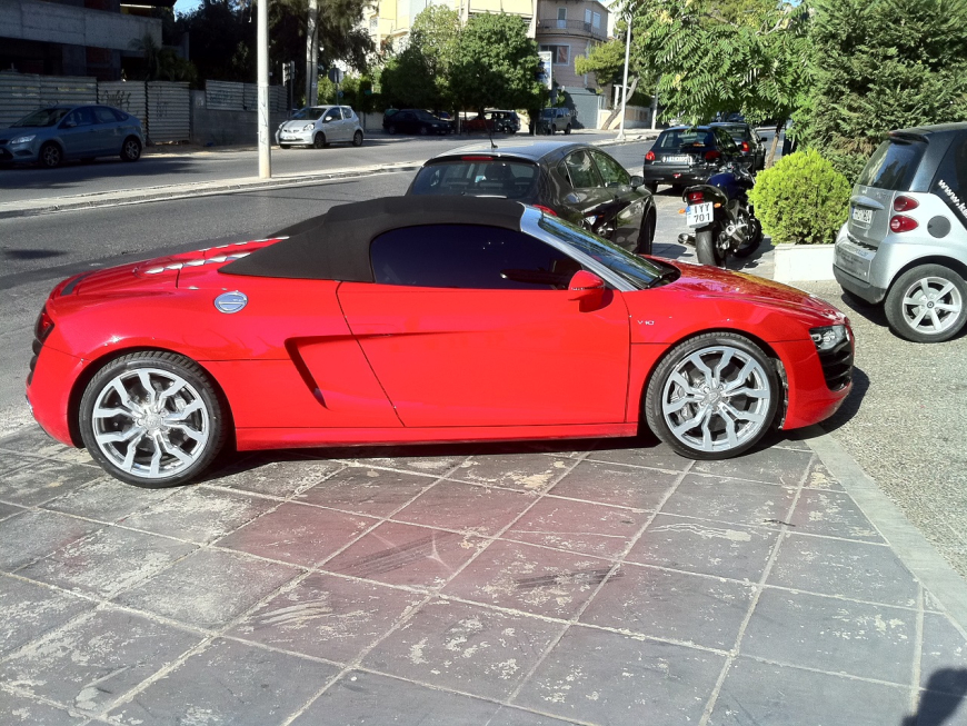 Εγκατάσταση Blinder laser Jammer και TV Tuner σε Audi R8 Spyder