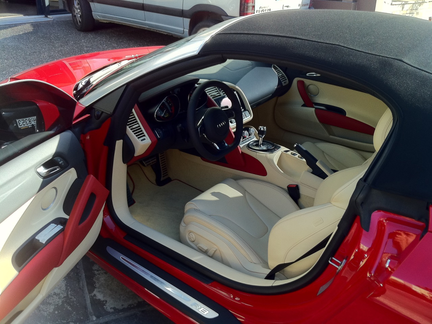 Εγκατάσταση Blinder laser Jammer και TV Tuner σε Audi R8 Spyder