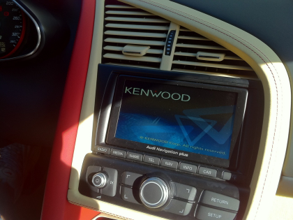 Εγκατάσταση Blinder laser Jammer και TV Tuner σε Audi R8 Spyder