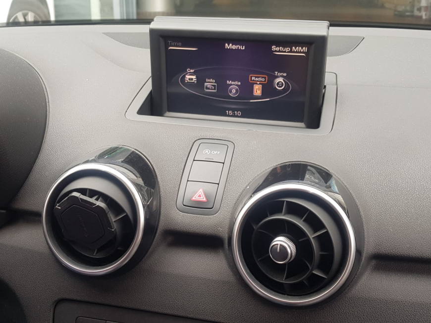 Αναβάθμιση εργοστασιακής οθόνης με Ασύρματο Wireless Apple CarPlay/Android Auto σε  Audi A1 8X