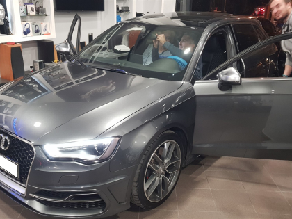  Αναβάθμιση εργοστασιακής οθόνης με Ασύρματο Wireless Apple CarPlay/Android Auto σε Audi S3 8V