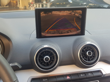 Αναβάθμιση εργοστασιακής οθόνης με Ασύρματο Wireless Apple CarPlay/Android Auto σε Audi Q2 GA 