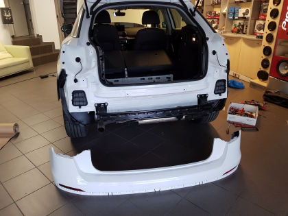 Εγκατάσταση του εργοστασιακού complete kit αισθητήρων παρκαρίσματος σε Audi Q2 του 2017