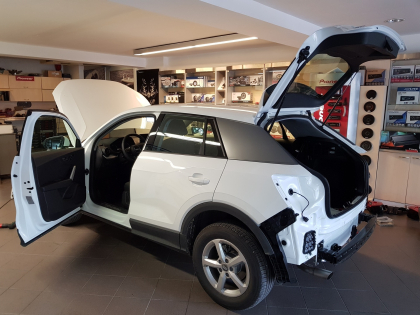 Εγκατάσταση του εργοστασιακού complete kit αισθητήρων παρκαρίσματος σε Audi Q2 του 2017