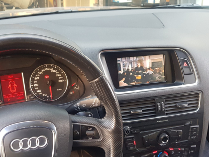 Αναβάθμιση εργοστασιακής οθόνης με Ασύρματο Wireless Apple CarPlay/Android Auto σε Audi Q5 8R