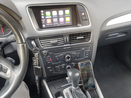 Αναβάθμιση εργοστασιακής οθόνης με Wireless Apple CarPlay/Android Auto σε Audi Q5 8R