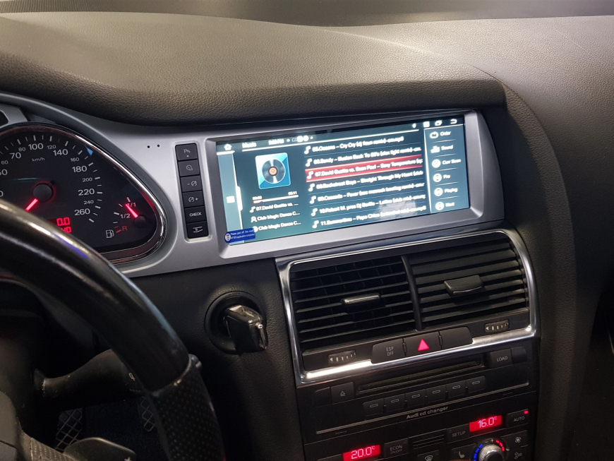 Εγκατάσταση οθόνης Digital IQ με Car Cinema Navigation Android σε Audi Q7 4L.