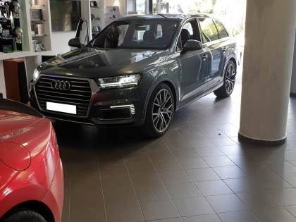 Αναβάθμιση εργοστασιακής οθόνης με Ασύρματο Wireless Apple CarPlay/Android Auto σε Audi Q7 4M