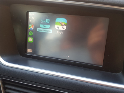 Αναβάθμιση εργοστασιακής οθόνης με Wireless Apple CarPlay/Android Auto σε Audi Q5 8R.