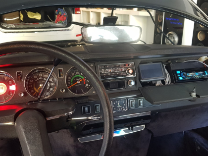 Ηχητική αναβάθμιση σε Citroen DS 23 Pallas 1964