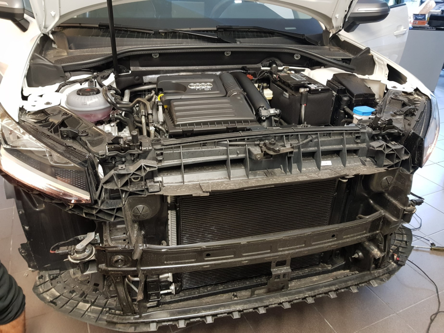 Εγκατάσταση Complete kit APS & Καμερών εμπροσθοπορείας και οπισθοπορείας σε Audi Q2 GA