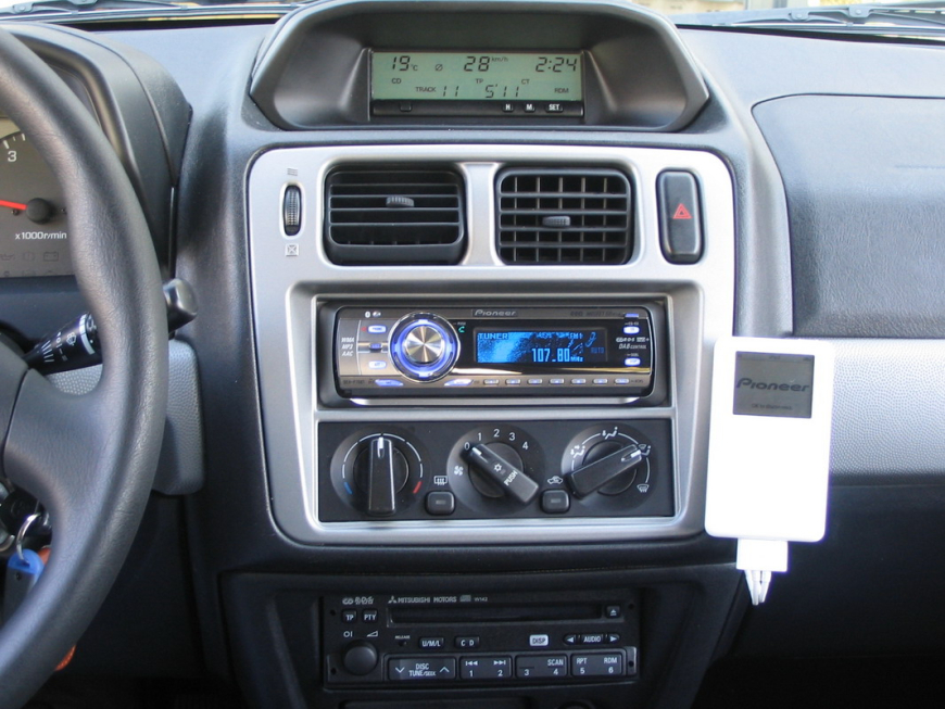 Εγκατάσταση δεύτερης πηγής Pioneer DEH-P70BT & Ipod σε Mitsubishi Pinin.