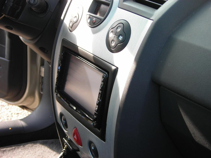 Εγκατάσταση οθόνης 2Din Kenwood σε Renault Megane