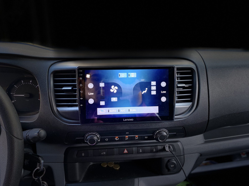 Εγκατάσταση οθόνης 2Din Lenovo και περιμετρικές κάμερες 360 σε Peugeot Expert του 2018.