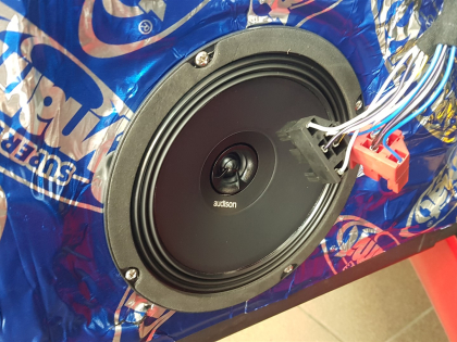 Εγκατάσταση R/CD Kenwood & Ηχείων Focal σε Ferrari F 355 Βerlinetta