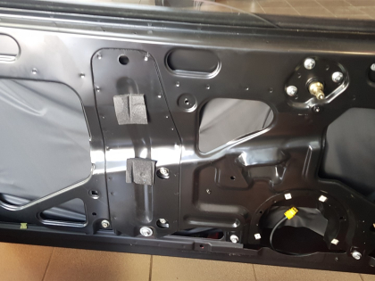 Εγκατάσταση R/CD Kenwood & Ηχείων Focal σε Ferrari F 355 Βerlinetta