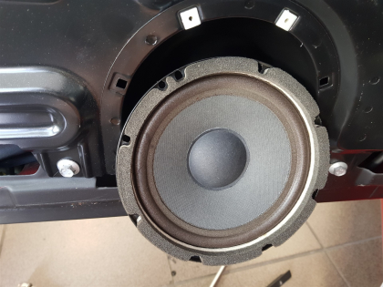Εγκατάσταση R/CD Kenwood & Ηχείων Focal σε Ferrari F 355 Βerlinetta