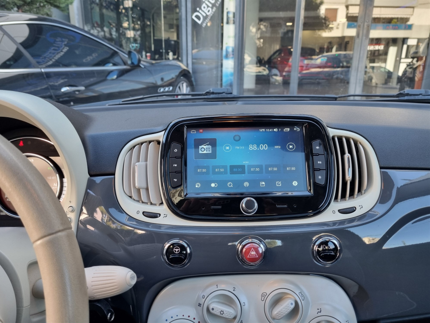 Εγκατάσταση οθόνης Digital IQ και κάμερας οπισθοπορείας σε Fiat 500