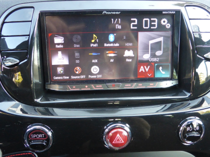 Εγκατάσταση οθόνης Pioneer σε Fiat 500L Abarth