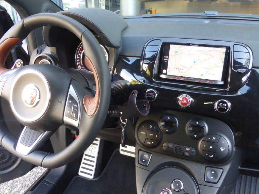 Εγκατάσταση οθόνης Pioneer σε Fiat 500L Abarth