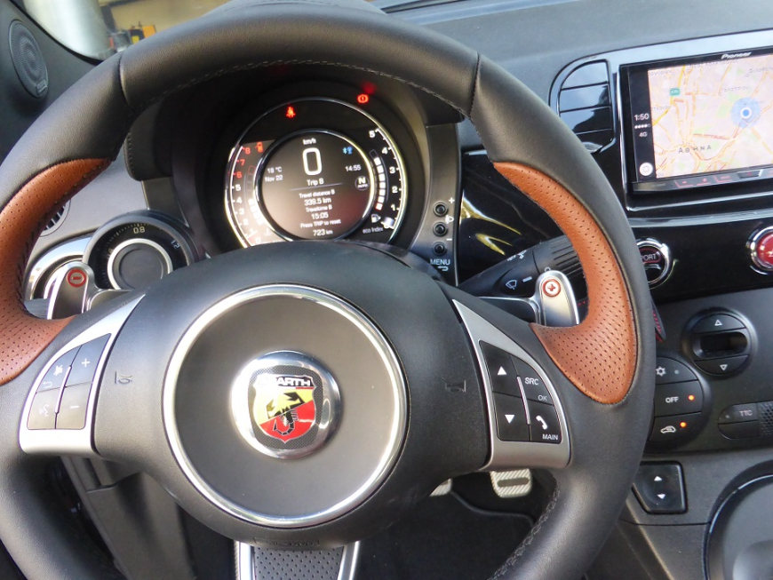 Εγκατάσταση οθόνης Pioneer σε Fiat 500L Abarth