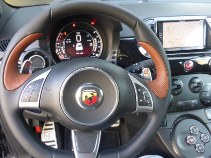 Εγκατάσταση οθόνης Pioneer σε Fiat 500L Abarth