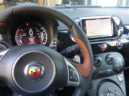 Εγκατάσταση οθόνης Pioneer σε Fiat 500L Abarth