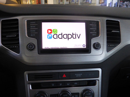 Αναβάθμιση εργοστασιακής οθόνης με Adaptiv-Navigation σε VW Golf 7 Sportsvan 