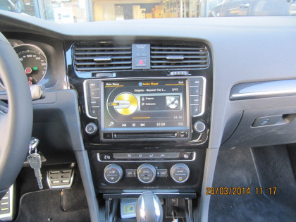 Εγκατάσταση οθόνης LM Digital σε VW Golf 7