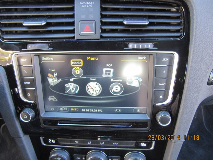 Εγκατάσταση οθόνης LM Digital σε VW Golf 7