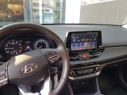 Εγκατάσταση οθόνης με Apple Car Play/Android Auto και κάμερας οπισθοπορείας σε Hyundai i30 Fastback