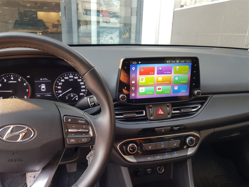 Εγκατάσταση οθόνης με Apple Car Play/Android Auto και κάμερας οπισθοπορείας σε Hyundai i30 Fastback