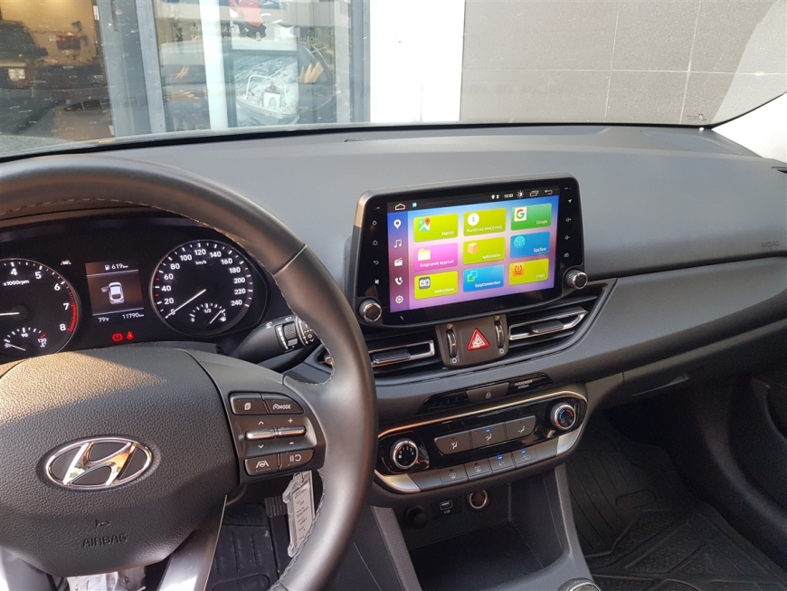 Εγκατάσταση οθόνης με Apple Car Play/Android Auto και κάμερας οπισθοπορείας σε Hyundai i30 Fastback