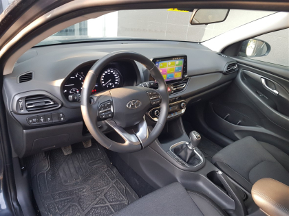 Εγκατάσταση οθόνης με Apple Car Play/Android Auto και κάμερας οπισθοπορείας σε Hyundai i30 Fastback